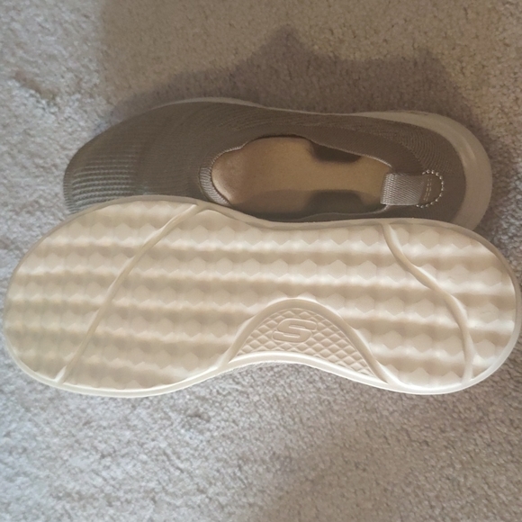 Sketchers brand new men - Picture 3 of 3